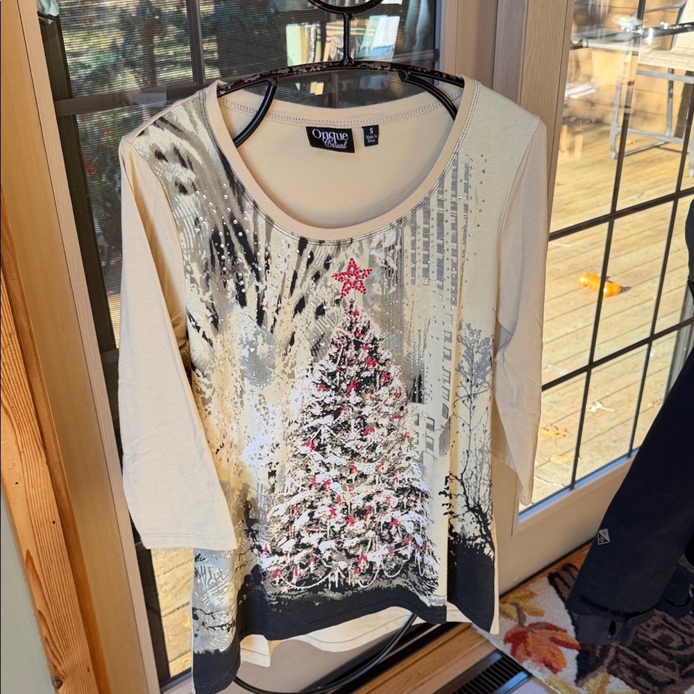 Onque Casual Womens Christmas Tree Rhinestone Embellished Top Cream Gray Size S